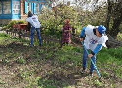 Тимуровцы из Морозовского Агропромышленного техникума оказали помощь вдовам участников ВОВ