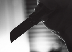 К 160 часам обязательных работ приговорили морозовчанина за угрозу убийством