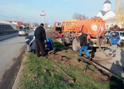Крупный канализационный порыв вывел из строя участок коллектора в Морозовске