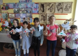 «Треугольником сложен мой тетрадный листок»: ребята из хутора Вишневка написали письма защитникам Родины