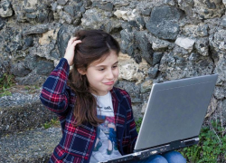 Несовершеннолетние в интенет-пространстве: основные опасности назвали сотрудники МВД