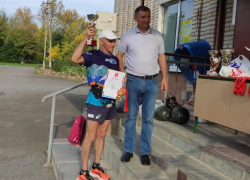 Абсолютным победителем 30-ого сверхмарафонского пробега на 62 километра в Морозовске стал Николай Игнатенко