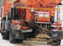 Вопрос-ответ: Почему в Морозовске не посыпают дороги и тротуары песком 