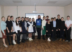 Урок памяти «Блокадный хлеб» провели в Молодежном центре Морозовска