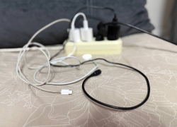 Как оставленное зарядное устройство может сжечь ваше жилье