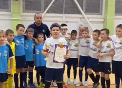 Морозовчане заняли первое место на областном однодневном турнире по мини-футболу в Константиновске