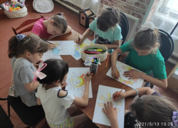 «День Солнца»: детям в Вишневском сельском клубе рассказали о звезде, которая дарит тепло всему живому