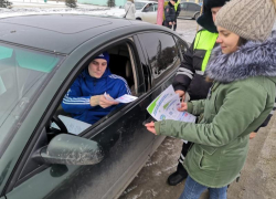 Акцию «На встречу безопасности!» провели сотрудники ГИБДД Морозовска и отряд ЮИД гимназии №5