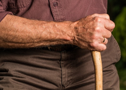 21-летний морозовчанин смело взялся ухаживать за дедом, заболевшим коронавирусом