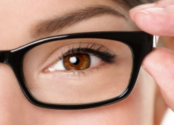 Письмо в редакцию: В оптике не отдали рецепт на очки, пояснив, что "Рецепт будет Ваш, если Вы заказ будете делать у нас"