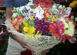 Хочешь заказать доставку цветов любимой мамочке? Заходи в Справочник