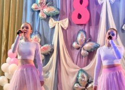 Морозовск отметил 8 марта аплодисментами: в Доме детского творчества прошел яркий праздничный концерт