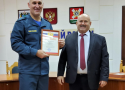 Спасателей Морозовска поздравили с профессиональным праздником