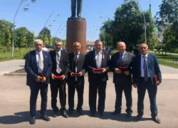 Шесть тружеников из Морозовского района удостоены высокой государственной награды за вклад в развитие сельского хозяйства