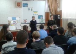 Без закона не будет порядка: об основных функциях Конституции рассказали ученикам 7-9 классов школы №4