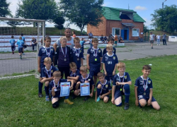 Морозовский ФК "УНР-Каменка" (ДЮСШ) завоевал второе место на чемпионате в Константиновске