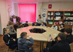 Как научить слышать друг друга: в Морозовском районе прошли занятия для замещающих семей