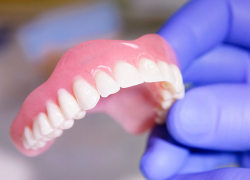 Нужны красивые съемные зубные протезы? Заходи в Справочник