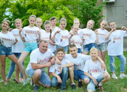 Ребята из танцевального коллектива "Парнас" в Морозовске написали стихи в память о любимом хореографе