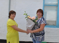 Чествование юбиляра «35 лет Елене Михайловне Верещагиной» прошло Доме культуры хутора Вишневка