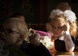 Многие морозовчане отложили сборы в школу из-за боязни "купить всё зря"