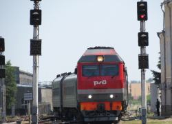 Новый пассажирский поезд Астрахань – Имеретинский курорт в Морозовске встретили настоящим концертом