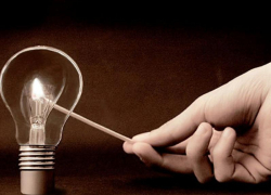 Работы по обрезке деревьев оставят без света четыре улицы в Морозовске