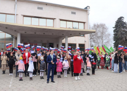Акция-концерт «Россия и Крым – вместе навсегда» прошла в центре Морозовска