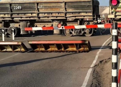 Администрация призывает морозовчан быть внимательнее при пересечении железнодорожного переезда