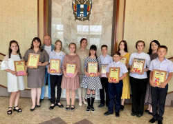 Десять воспитанников морозовской ДШИ награждены почетными грамотами