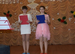 Концертом под названием "Женщины, цветы, весна!" поздравили прекрасную половину в станице Волно-Донской