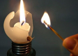 Обрезка деревьев в Морозовске оставит без света три улицы