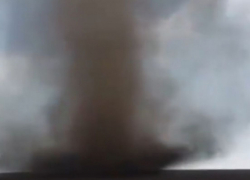 Видео со смерчем, прошедшим возле Белой Калитвы, разлетелось по Сети