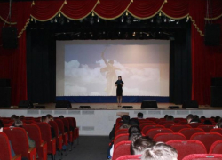 Кинокартину о героях Сталинградской битвы с участием морозовчан показали в РДК и школах района 