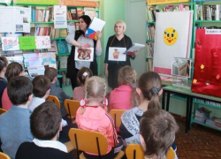 Мероприятие "Посмотрите на меня, избиратель – это я!" провели для детей в библиотеке хутора Вербочки