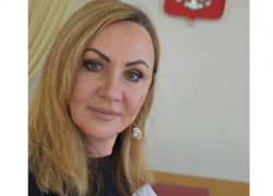 Творит любовь и истории: сотрудник ЗАГСа Морозовского района Инна Радюкевич