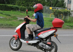 "Не повторяйте чужих ошибок!" в  Госавтоинспекции морозовчанам напомнили, что пускать детей за руль мопедов и мотоциклов нельзя