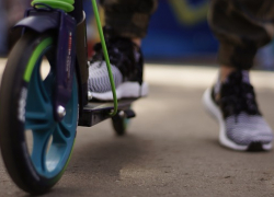 Почему человек на гироскутере, сегвее, моноколесе или самокате - это пешеход, разъяснили в ГИБДД