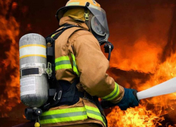 Спасатели Морозовского района тушили пожар в хуторе Грузинов