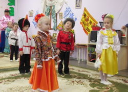 Хороводами, песнями и старинными играми отпраздновали День матери-казачки в детском саду №1