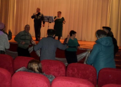 Концертную программу "Выборы президента" провели в доме культуры хутора Грузинов 
