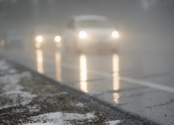  Об ухудшении дорожных условий в связи с непогодой предупредили сотрудники ГИБДД Морозовска