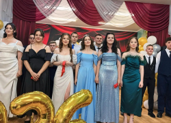 Каждый пятый выпускник - отличник: в Морозовском районе назвали число золотых медалистов
