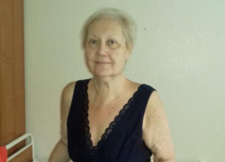 Учится ходить заново: Нине Павловне Кныш сделали сложную операцию на позвоночнике, и она прошла успешно