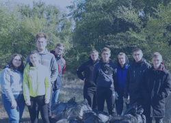 Более 120 килограммов бытового мусора собрали в лесополосе участники субботника в Морозовске