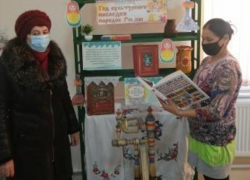 Интеллектуальный марафон «Возвращение к истокам» прошел в библиотеке поселка Комсомольский