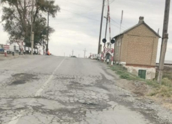 Идет ремонт: морозовчане, будьте осторожны у переезда на улице Ворошилова