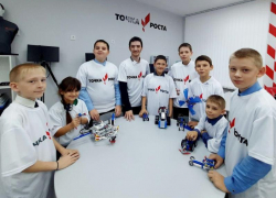 Ученики школы №4 в Морозовске представили своих роботов, над сборкой которых они трудились три месяца