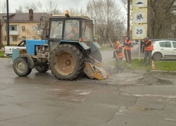 В Морозовске стартовал ямочный ремонт