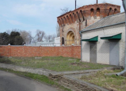 Аттракцион с огромным молотом в Морозовске вспомнил посмотревший на фотографию башни-кузницы мужчина